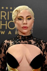 Lady Gaga en los Critics Choice Awards por "La Casa Gucci"